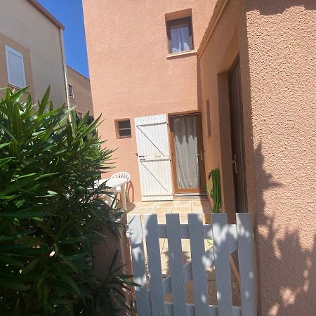 Pavillon 20M De La Plage Des Ayguades Gruissan Buitenkant foto