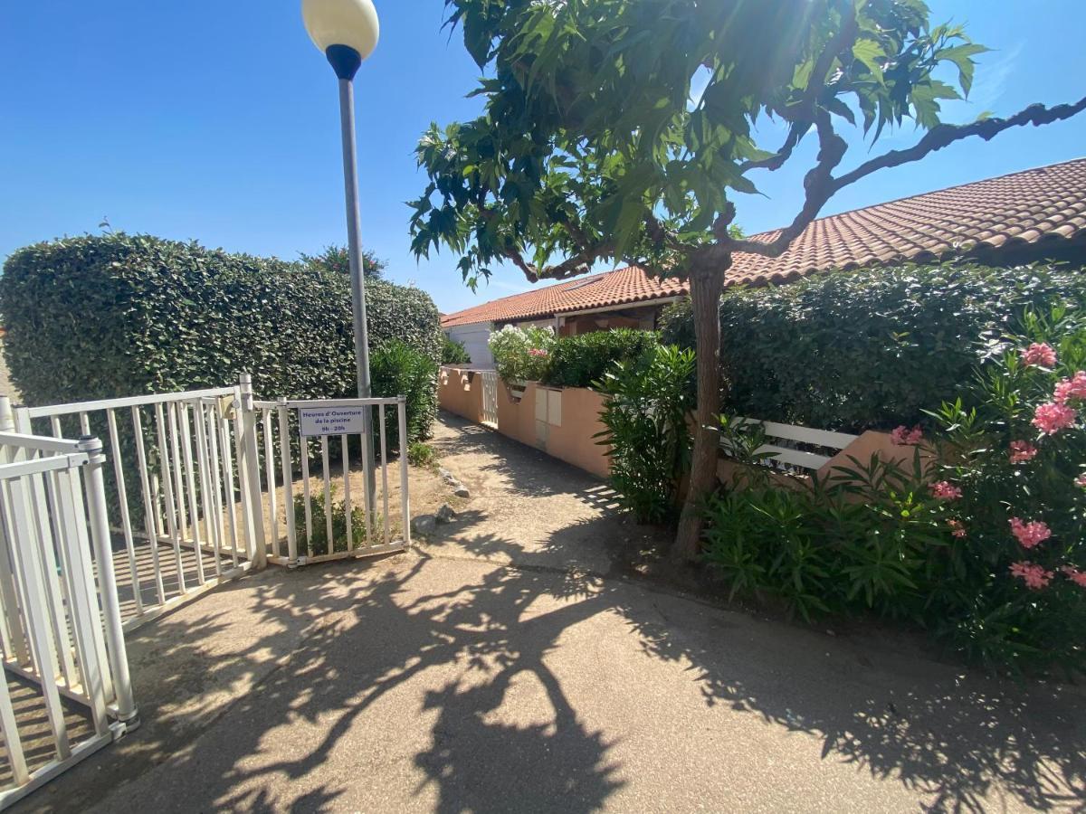Pavillon 20M De La Plage Des Ayguades Gruissan Buitenkant foto
